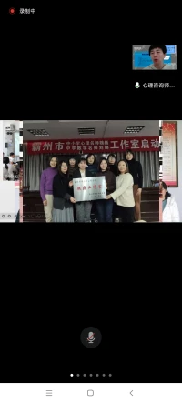 很欣賞這么一段話：生活的路上，我們都在奔跑，我們總在趕超一些人，也總在被一些人超越。生活的秘訣，就是尋找一種最適合自己的速度，莫因疾進而不堪重荷，莫因遲緩而空耗生命；莫因貪婪而失去良知！配圖