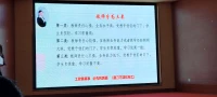 人生苦短，哪有時間去虛偽。你可以不識字，但必須學(xué)會識人配圖