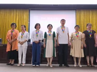 人与人之间的交往，其底层逻辑本来就是价值交换，如果彼此在利益上没有交集，情趣上也不相投，谁都没有必要认识谁，即使以前是熟人，也不会有人去珍惜和维护这种人际关系。配图