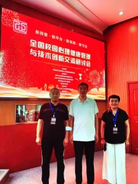 很多时候，三言两语造成的误会，最后会变成千言万语也解不开的结。配图