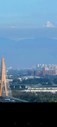 父母就是儿女心中的佛，孝敬父母的人，就算是天生命苦，也根本挡不住自己的富德，父母就像是两大富德山，能镇住一切不顺，父母又是两大富德海，能救济一切贫穷。配图
