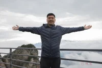 世界這么大，不值得去看看嗎？不要老活在自己世界里，走！配圖