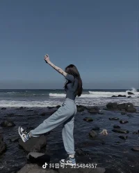 人的一生，真正的自由是不再在乎別人的目光，不再在乎別人是否喜歡自己，尊重自己的內心，不再為滿足他人的期待而活，真正為自己而活。配圖