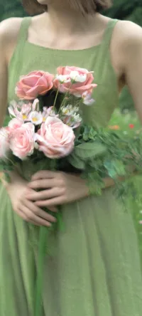 至此鮮花贈自己，縱馬踏花向自由配圖