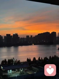 你不會的東西，覺得難的東西，一定不要躲。先搞明白，后精湛，你就比別人優秀了。因為大部分人都不舍得花力氣去鉆研，自動淘汰，所以你執著的努力，就占了大便宜!配圖