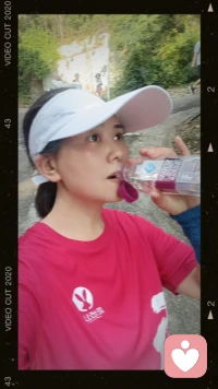  
偏爱独自奔跑的清晨，看上去形单影只，内心却从不孤独。脚步为伴，清风相随。，安静自在，远比喧闹更让人安心！
早安😊❤️
​