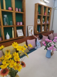 當(dāng)我們不明白接觸的人，為何是那樣的性格時(shí)，我們首先問問自己，我們對(duì)自己了解多少？我們從小成長的環(huán)境，重要他人對(duì)我們的影響等等是否深深的刻在了我們的心靈上，是否形成了對(duì)自己的要求標(biāo)準(zhǔn)。我們不斷的用我們自己做事的標(biāo)準(zhǔn)去要求他人，不斷的用自己的情緒去影響他人，那么我們就真的就是對(duì)的嗎？知道如果我們沒有做好自己，對(duì)親密關(guān)系、親子關(guān)系、人際關(guān)系等等是什么樣的影響嗎？會(huì)不會(huì)充滿內(nèi)疚、自責(zé)又或者憤怒。又有沒有那么一刻，你發(fā)現(xiàn)你總是喜歡用別人的要求來要求自己，確未能好好愛自己，難道不累嗎？每一個(gè)人既是獨(dú)立的也是相互影響的，無論何時(shí)，無論發(fā)生何事，我們盡量控制好自己情緒，用正面語言，積極的行動(dòng)去影響身邊人，而非強(qiáng)加給別人。最后祝大家生活愉快，笑開常開、身體健康。配圖