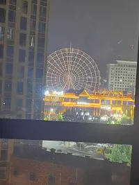喜歡夜空的朦朧！喜歡看遠方，喜歡看遠方的景物，喜歡看這看不清的世界，看不清的人心！還有看不清的你……配圖