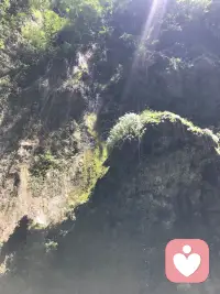 會發現求而不得是我們的人生常態，有時候我們已經很努力了，但結果還是與我們背道而馳，其實不必太過苛求十全十美，有時候十全九美的人生可能更豐富多彩。畢竟遺憾也是一種美。我們要接受生命中有些許裂縫，這樣陽光才能照得進來。配圖