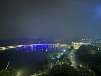 自律的痛輕如鴻毛，后悔的痛重如泰山配圖