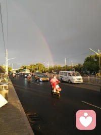 不经历风雨怎能出现彩虹！不背对阳光如何能见美景！