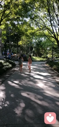 像雨后天空清新明媚，像陽光普照大地，像和風輕撫花朵，心中有佛，生活多姿配圖
