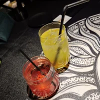 来来来，心情不错时我路过，来一杯吧🍷配图