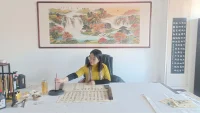 做一个心里有爱的人[玫瑰]，
​你自然而然会是一个超越了道德的人，没有爱退而求其次才产生了道德。配图