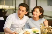 很多婚姻的失敗，不是我們選錯了人，而是日常生活中讀不懂對方的情緒，無法給出恰當的回應，于是陷入了相互埋怨的惡性循環。一遇到問題，兩個人不是逃避就是對抗沖突，這種站在對立面的方式，才是把夫妻之間的愛消耗殆盡的元兇。配圖