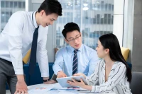 費斯汀格法則：“生活中的10%，是由發生在你身上的事情組成的，而另外的90%，則是由你對所發生的事情如何反應決定的。”配圖