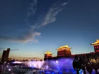 人間煙火熱鬧且安寧配圖