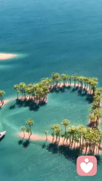 每個人心裡都有一座隱秘的島，有的陰森，有的荒蕪，有的純淨……看到對方內心的風景還想要靠近的，大概率是同路人。配圖