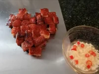 祝大家：
千帆過盡仍有夢，
眉眼輕揚是少年。
所行近遠(yuǎn)皆坦途，
所求小大皆如愿。
辭暮爾爾，煙火年年，
朝朝暮暮，日日安康～配圖