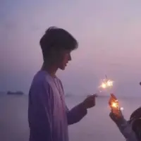 当我们选择相信对方时，我们其实是选择让渡一部分的权力——向对方展露我们的脆弱，并同时赋予对方有可能伤害我们的机会和权力。很多人被分手就是因为深深破坏了对方信任我们的信念感，那如何重建信任感，首先在自我成长的基础上，重新培养关系，学会促进沟通的技巧，才会有效果。