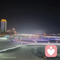 接纳自己身上的一些灰暗的部分，原谅自己的迟钝和平庸。允许自己出错，允许事与愿违。接纳无常，带着缺憾，拼命绽放！这是与自己达成和解的唯一办法！配图