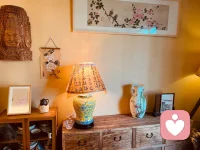 折磨你的，從來都不是任何人的情緒，而是你心存還賬的期待，世間萬物都在治愈你，唯獨你自己不肯放過自己。————三毛配圖