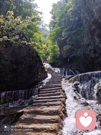 還有一周就要開學了，假期結(jié)束前，可以讓孩子描述一下他的假期生活，講講自己對這個假期的評價，分享下收獲和遺憾，讀書、旅行、休息、娛樂、交往等各方面，并及時總結(jié)經(jīng)驗或分析原因。早安，朋友！配圖
