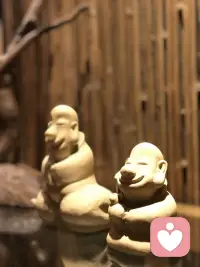學(xué)會(huì)表達(dá)情緒而不是情緒性表達(dá)，學(xué)會(huì)抱持情緒而不是改變情緒。配圖