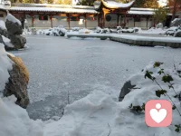 正常焦虑与异常焦虑的区别
一．是否有明确的触发对象：正常的焦虑有明确对象和内容；异常则没有
二．指向性：正常焦虑是双向的，既可以指向未来也可以指向现在；异常仅指向未来
三．持续时间：正常焦虑持续时间较短，最长不过两三天；异常通常会持续数周、数月甚至数年。配图