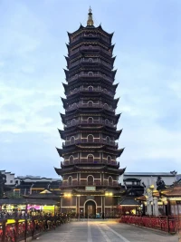 決定自己的不是環境等外在因素，
而是自己。
既然生而為人，
就永遠都有其他的生存方式。配圖