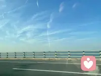 美國心理學家托馬斯·哈里斯認為，人際模式可以分為四種：我行，你不行；我不行，你行；我不行，你也不行；我行，你也行。前三種都是不健康的人際模式，“行”的一方相當于父母，“不行”的一方相當于孩童。
冷艷的Jane對一切追求者冷酷無情，其中的表面邏輯正是“我行，你不行”。戀愛中，雙方都會自然而然地變回孩子，彼此將對方視為父母。如果兩人都是“好父母”，彼此給予無條件的愛與關注，那么“孩子”就會在這次戀愛中長大，最終得以從人格上告別原來的家庭，成為真正的成年人。——《心理學》配圖