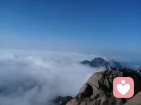 人生就是一場自己與自己的較量：我們要做的，無非就是讓積極打敗消極，讓快樂打敗憂郁，讓勤奮打敗懶惰，讓堅強打敗脆弱。親愛的，其實你真的很好，只是你還不知道。你受的苦，吃的虧，擔的責，扛的罪，忍的痛，到最后都會變成光，照亮你的路。配圖