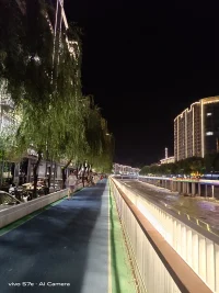 一觉醒来，只要房子没变，而自己依然安稳的睡在床上。——这本身就是一种幸福！配图