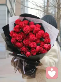 我曾經(jīng)在深夜里獨自思考過這個問題，試圖找到一個最好的方法來應對生活中的這些挑戰(zhàn)。然而，我發(fā)現(xiàn)無論我多么努力地尋找，最終還是回到了原點——盡力去做那些我們可以控制的事情，盡心去接受那些我們無法控制的事情。配圖