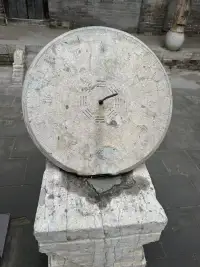 ??修復婚姻就像建造一座大廈，一塊磚一塊瓦（每一個小的努力）的堆砌是量變。

??這個過程漫長而艱辛，但只要持之以恒，當積累到足夠的程度，就會發生質變。

??那時候，我們不再是搖搖欲墜的關系，而是有著堅固基石的美好婚姻。

??每一次克服矛盾，每一回增加的理解，都是大廈不可或缺的組成部分。