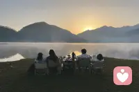 我走出自己的圈子
當靠近大自然時
我看到真實存在生機動人的大自然
而我就活于之下
讓我清楚地感受自己的存在感
一種自然屬性的存在感配圖