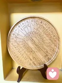 人吶，沒有誰配不上誰。
兩塊一包的鹽，可以配上上萬的一桌菜。
但上萬的菜沒有鹽，卻是淡然無味。配圖