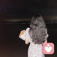 最近看了一本書(shū)，《精神分析心理治療實(shí)踐導(dǎo)論》，是一本專業(yè)性很強(qiáng)的書(shū)，主要是講精神分析取向的心理咨詢師如何做咨詢的，相當(dāng)于一本工具書(shū)。
但是書(shū)的開(kāi)頭有一篇引言很有意思，《弗洛伊德已死?》，作者說(shuō)一開(kāi)始她寫(xiě)的是句號(hào)，后面改為了問(wèn)號(hào)。不過(guò)確實(shí)精神分析在國(guó)內(nèi)也開(kāi)始出現(xiàn)了很多爭(zhēng)議，比如很多人覺(jué)得精神分析在國(guó)外已經(jīng)落后了，國(guó)內(nèi)卻當(dāng)成至寶;再比如很多人覺(jué)得精神分析沒(méi)有可遵循等等方法論，不像cbt有一個(gè)明確的流程...
那弗洛伊德到底消失了嗎?還是可以一起去尋找。配圖