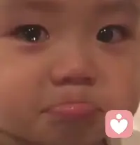 幾個海外自費留學生學習壓力太大了
擔心這學期七門考試通不過
一個女生吃著飯就哭了
另一個做著實驗不由自主掉下眼淚了
她們學習確實太吃力了配圖