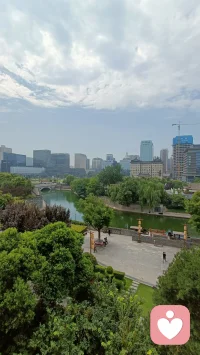 一个人童年逆境是可以反转的，而且即使人到成年也依然可以改变，人是有自由意志为自己做决定的。配图