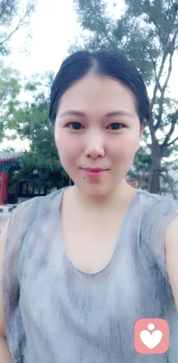 楊絳先生曾寫道：生命活到極致，一定是簡與靜！美到極致，一定是素與雅!！稍縱即逝的是天上煙花，細水長流的是人間煙火，人生最重要的不是快樂而是平靜！晚上好，各位親配圖