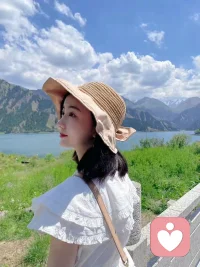尼采說：一個人的精神層次越高，心理越健康。心理越是健康的人，越通透闊達，柔和從容。越不屑于勾心斗角，蠅營狗茍。故而沒有心機。配圖