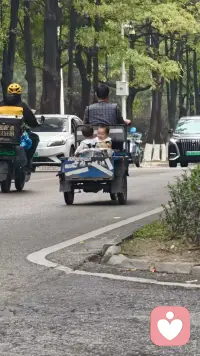 生活是旷野，不是轨道，偶尔发呆，自在就好。配图