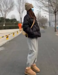 黑夜過后，是破曉的微光，
春暖之時，是花開的芬芳，
寒冷散盡，是溫暖和陽光，
愿我們早日實現愿望，圣誕快樂！配圖