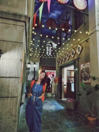 相比于精神分析去找原因，我更愿意使用存在主義方案去尋求最好的當下感受。活在當下不必追問不必憂慮。配圖