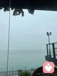 要讓自己不再恐懼他人的不認可，你必須了解自身的價值，你要明確你的觀念中哪些是真正屬于你的，哪些是外部力量強加給你的。這意味著你清楚自己重視自身的哪些品質，并有勇氣與責難對抗，堅持自己的信念與渴求。
——《情感勒索》?????配圖