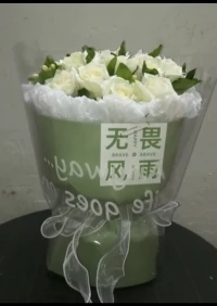 情緒是我們內心世界的一面鏡子，它反映了我們對于外界刺激的感受和回應。情緒的起伏影響著我們的生活和幸福感。然而，情緒不穩定給我們帶來了傷害，影響了我們的身心健康和人際關系。因此，積極地管理和調適我們的情緒是至關重要的。配圖