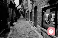 我的安全島之一是老宅。至今還記得那種下雨天有點潮濕發霉的味道。你的心靈安全島是哪里呢？配圖