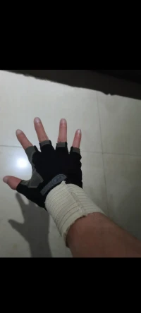 堅持每周鍛煉、增強體質、保持身材、釋放壓力、自信滿滿。對每個人來說健康都無比重要，為你漫長的人生保駕護航。想要自信？想要健康？趕緊鍛煉起來。。配圖
