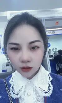 大早上眼睛就進了一粒沙子，就一直流眼淚狀態，見到我的人，都拋來同情的眼神，以為我失戀了[大哭][大哭][大哭]配圖